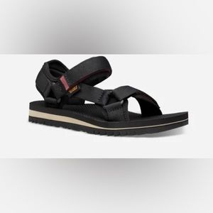 Teva Women’s Universal Trail-  Vegan, made with Recycled Materials, New in box